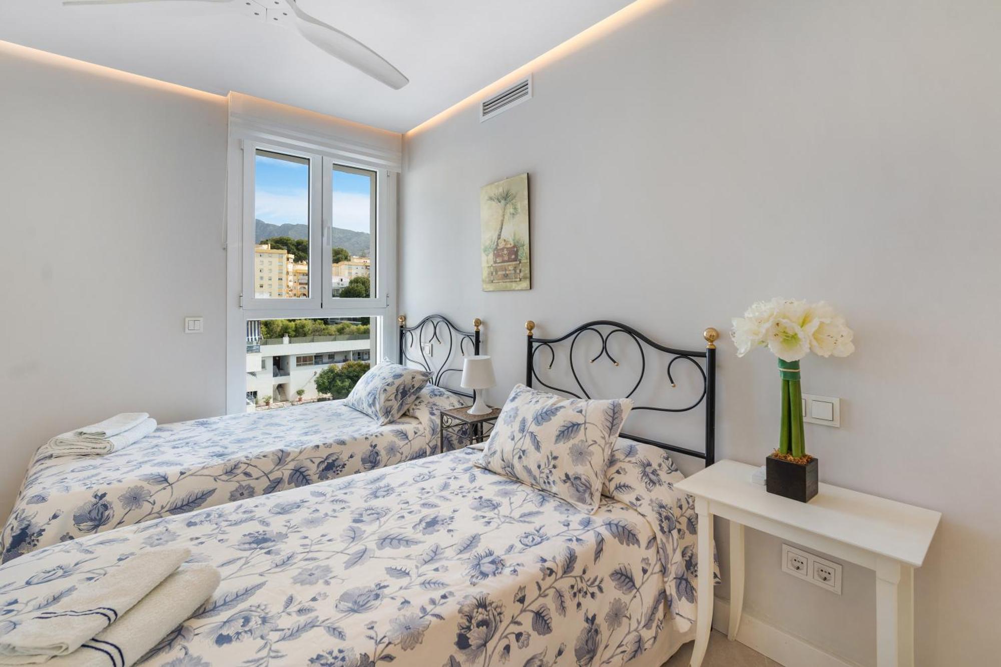 Elegant Marbella Beachside Exterior photo
