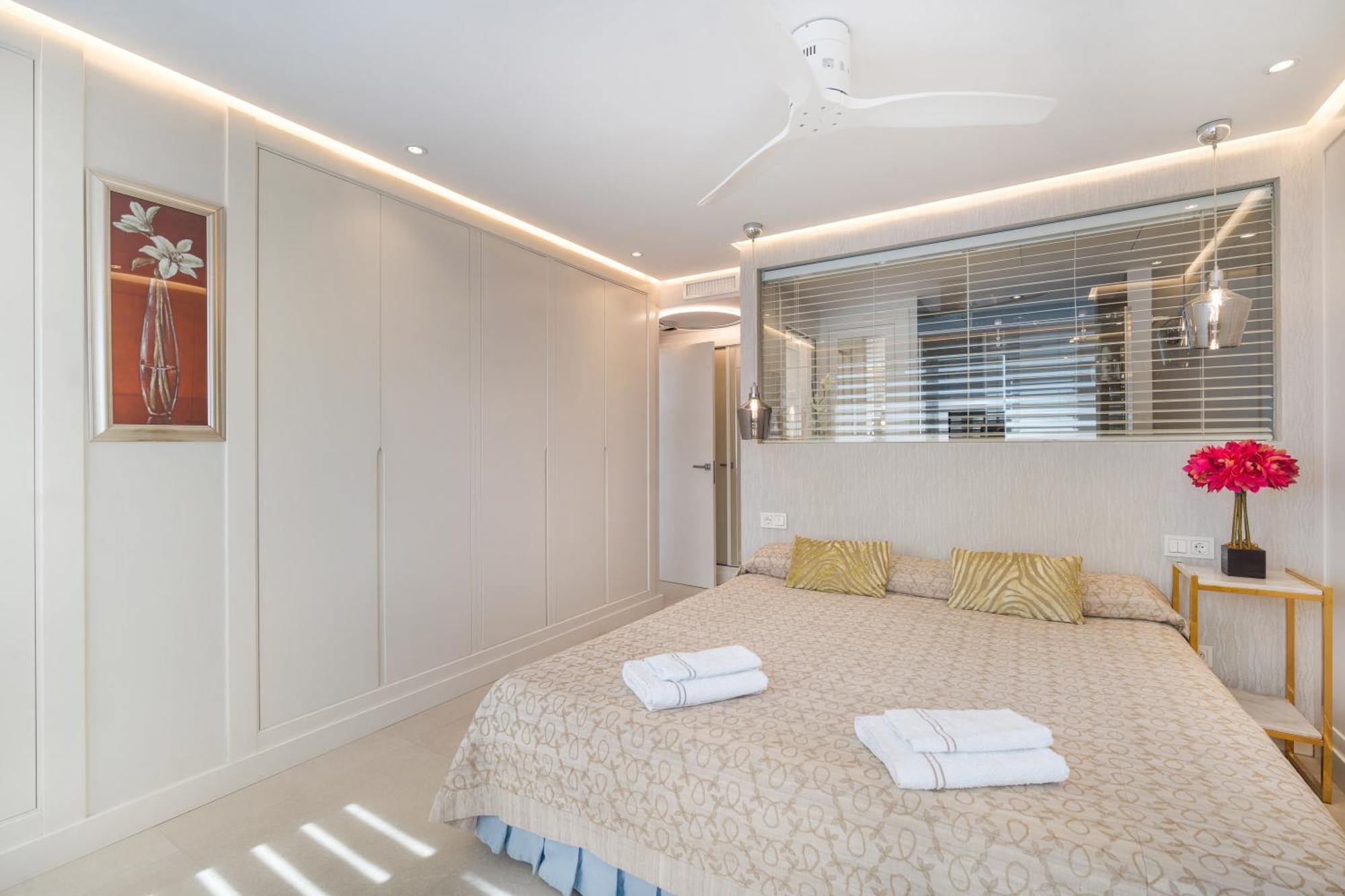 Elegant Marbella Beachside Exterior photo